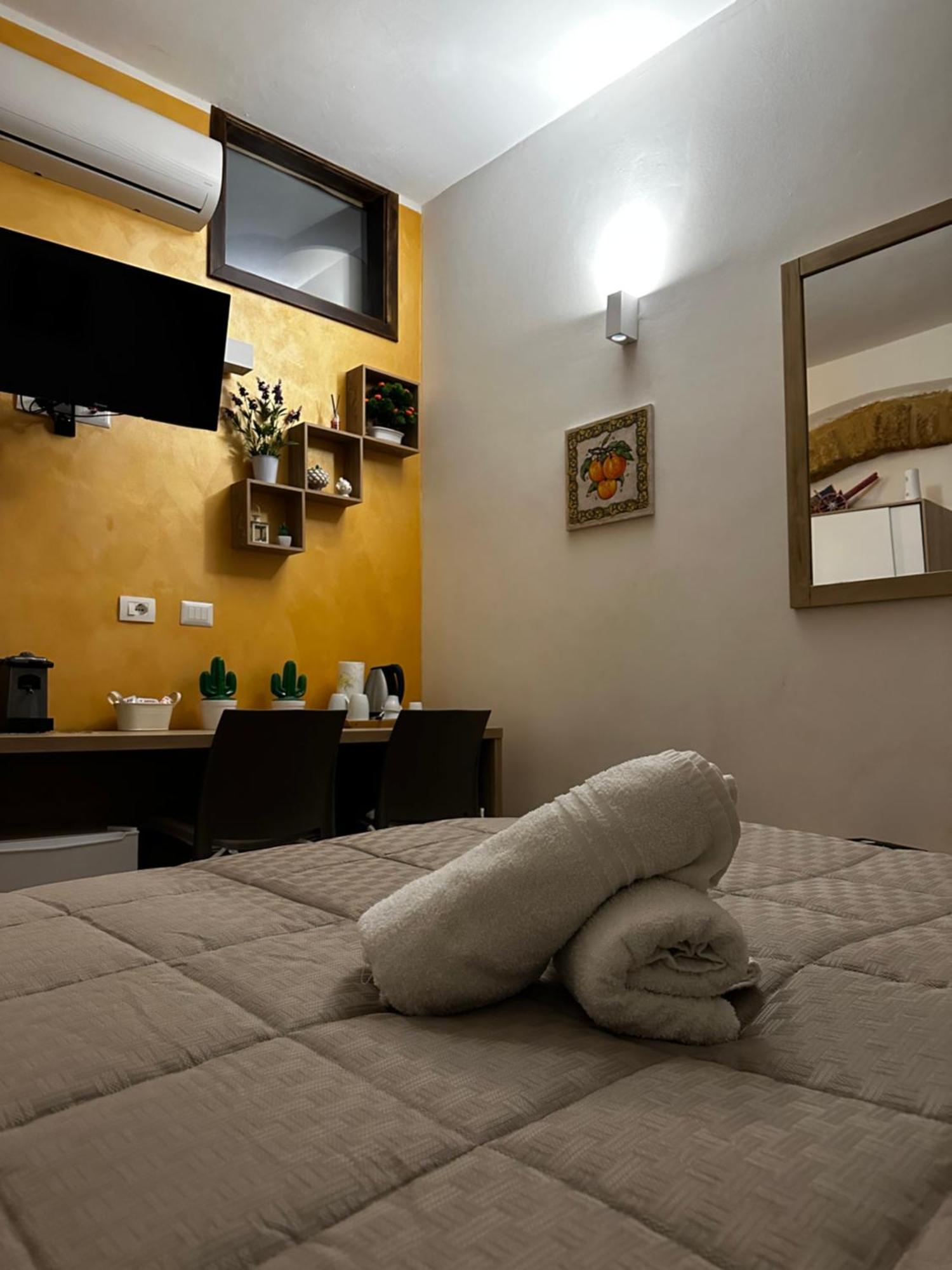 O Munti Rooms Agrigento Eksteriør billede