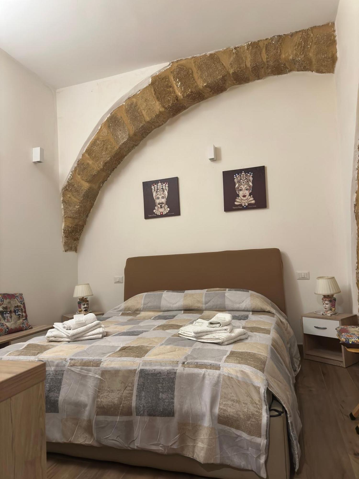 O Munti Rooms Agrigento Eksteriør billede